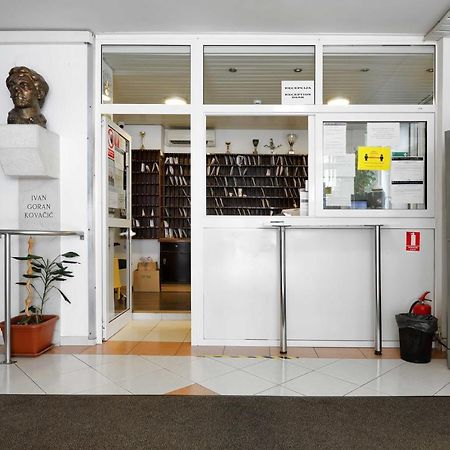 Rooms Studentsko Naselje Ivan Goran Kovacic Rijeka Exterior photo