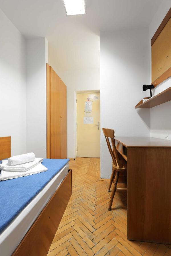 Rooms Studentsko Naselje Ivan Goran Kovacic Rijeka Exterior photo