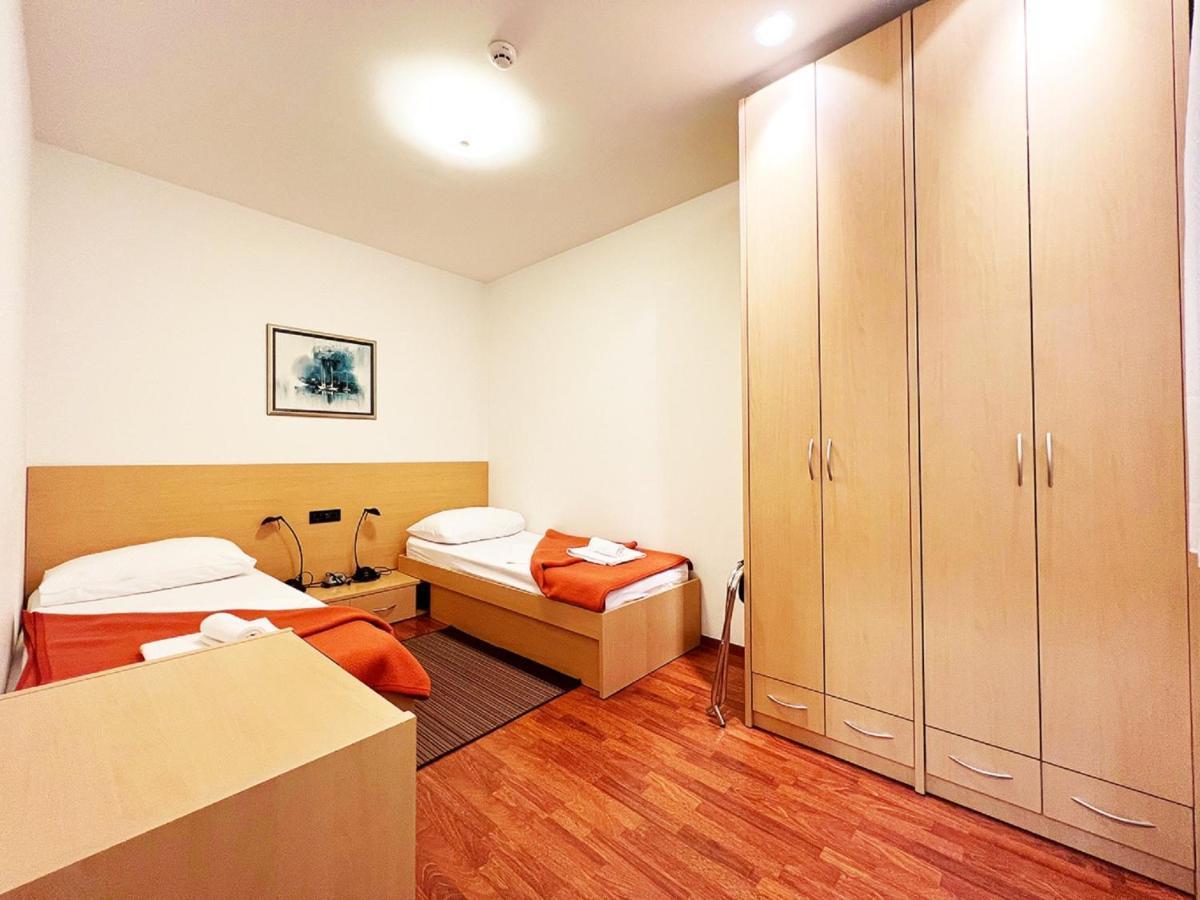 Rooms Studentsko Naselje Ivan Goran Kovacic Rijeka Room photo